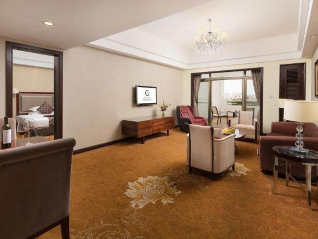 Country Garden Phoenix Hotel Maoming Exterior photo